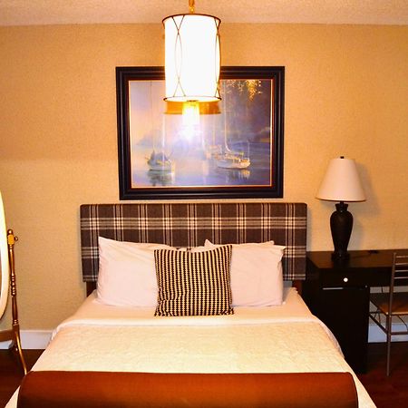 Urban Oasis Apartment Grand Forks Bagian luar foto