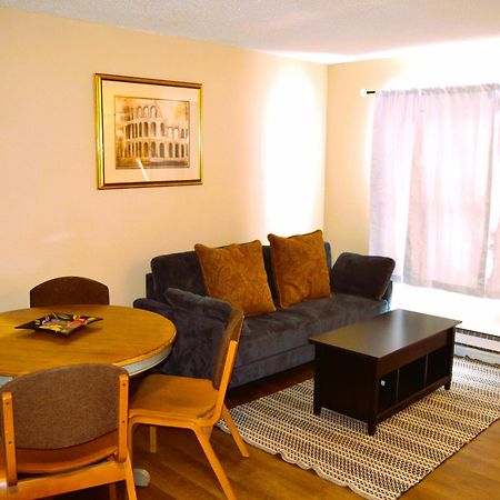 Urban Oasis Apartment Grand Forks Bagian luar foto