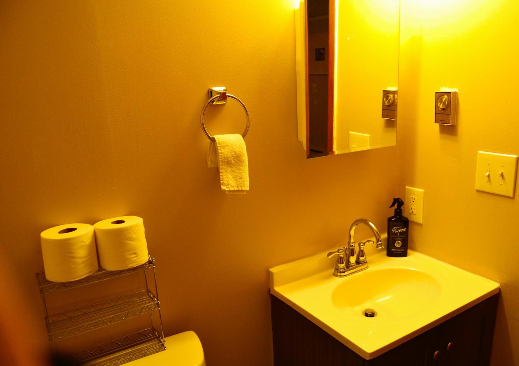 Urban Oasis Apartment Grand Forks Bagian luar foto