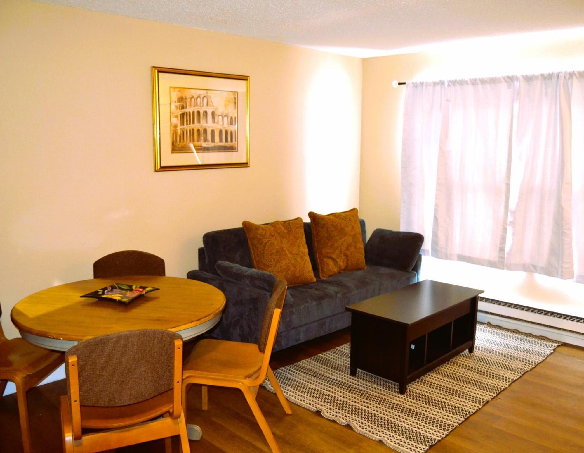 Urban Oasis Apartment Grand Forks Bagian luar foto
