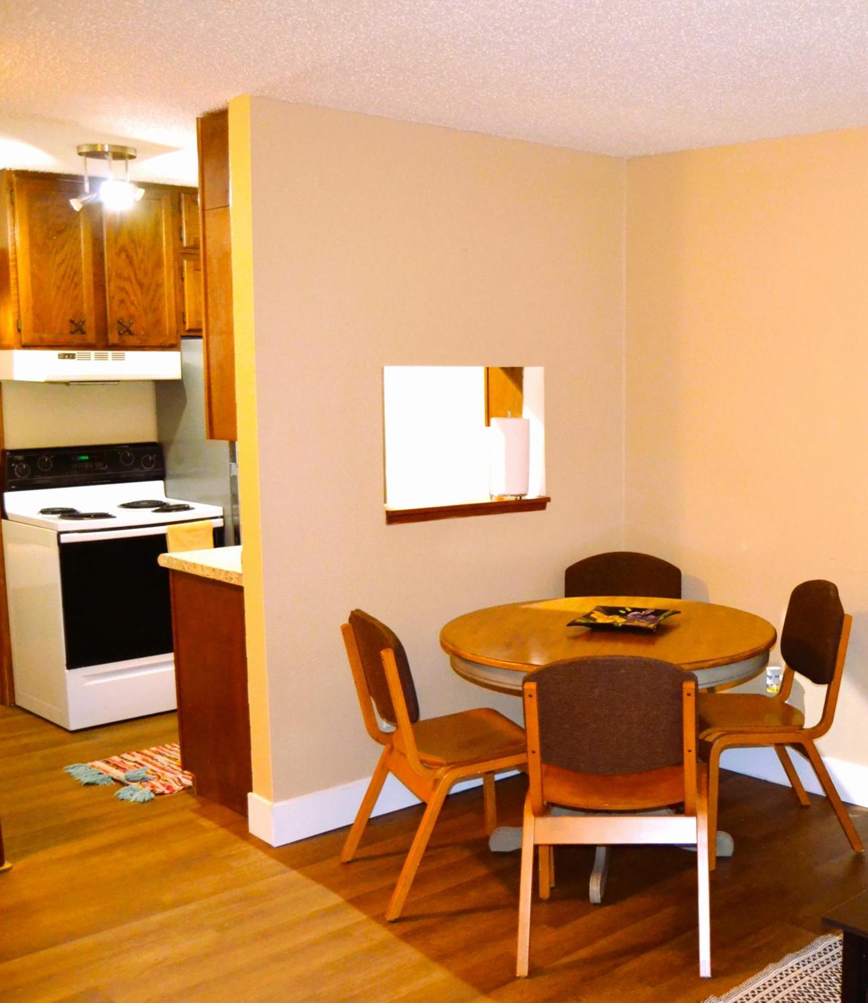 Urban Oasis Apartment Grand Forks Bagian luar foto
